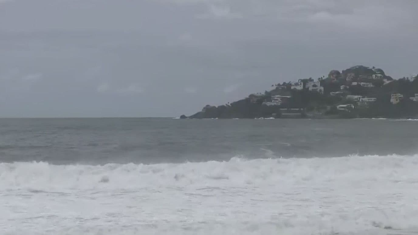 Tormenta Tropical Simon Avanza Cerca de las Costas de Michoacán y Colima