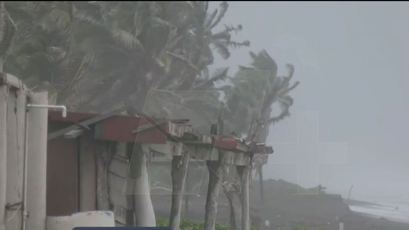 Rachel se Debilita a Tormenta Tropical y se Aleja de las Costas Mexicanas