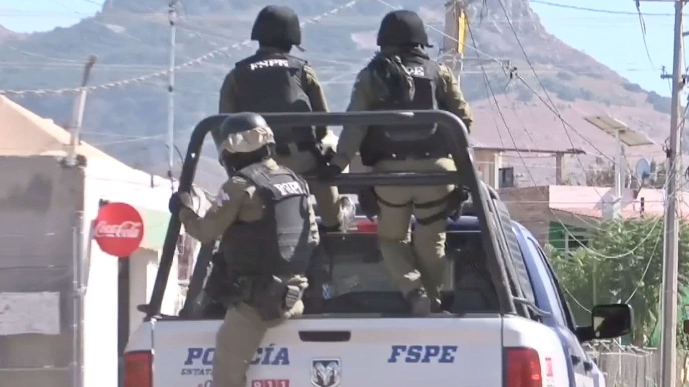 Hombre y Mujer Fueron Detenidos con Más de Mil Dosis de Droga, Cargadores y Cartuchos en León