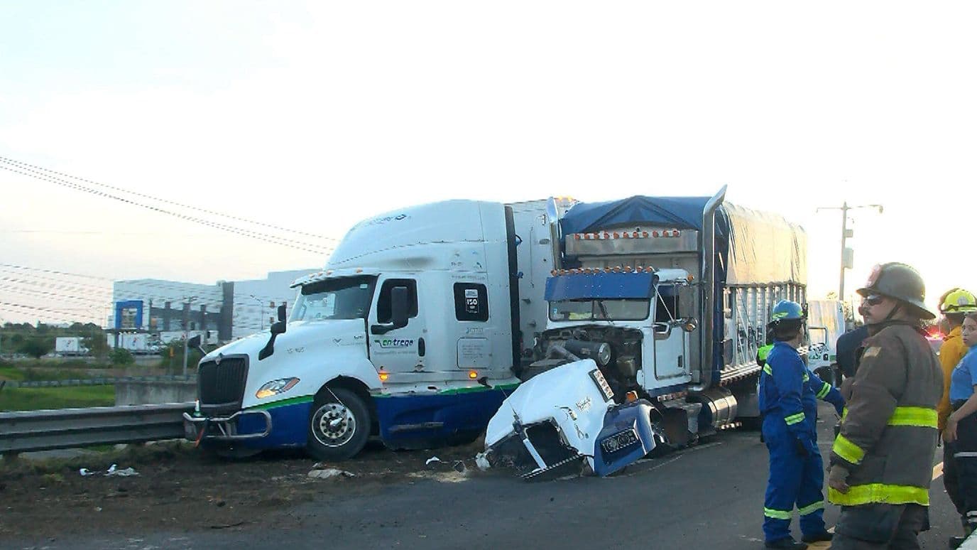 Ajustador Muere Prensado Durante Choque en Tonalá; Estaba Trabajando