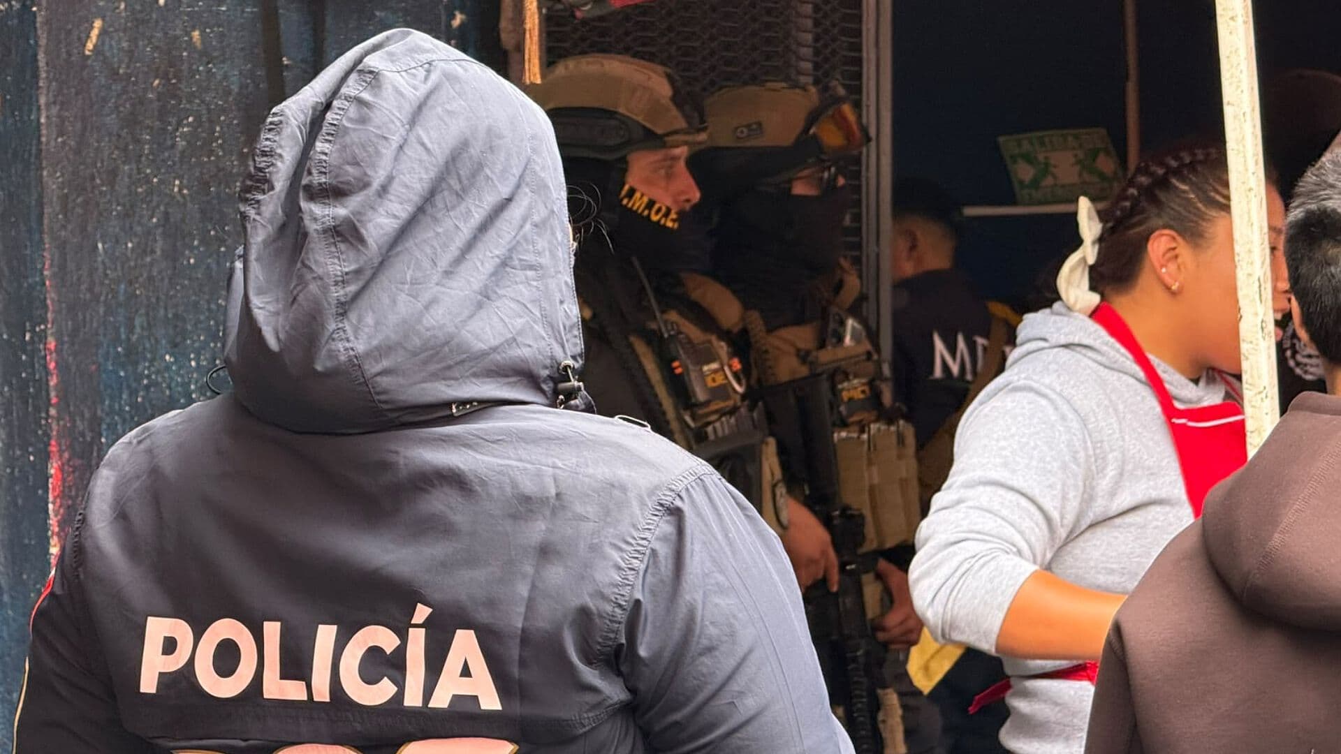 Despliegan Fuerte Operativo en Local de Salto del Agua