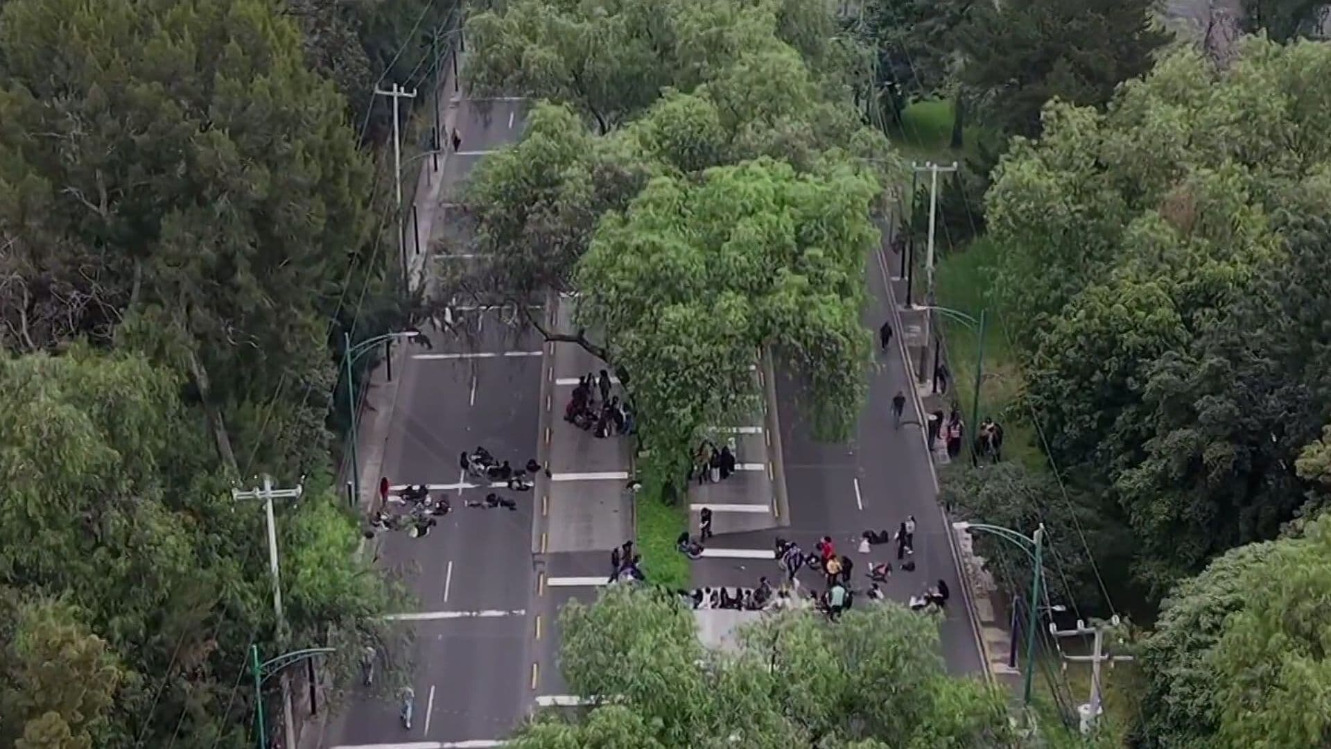 Suspenden Clases en CCH Sur Tras Daños a Torniquetes por Encapuchados