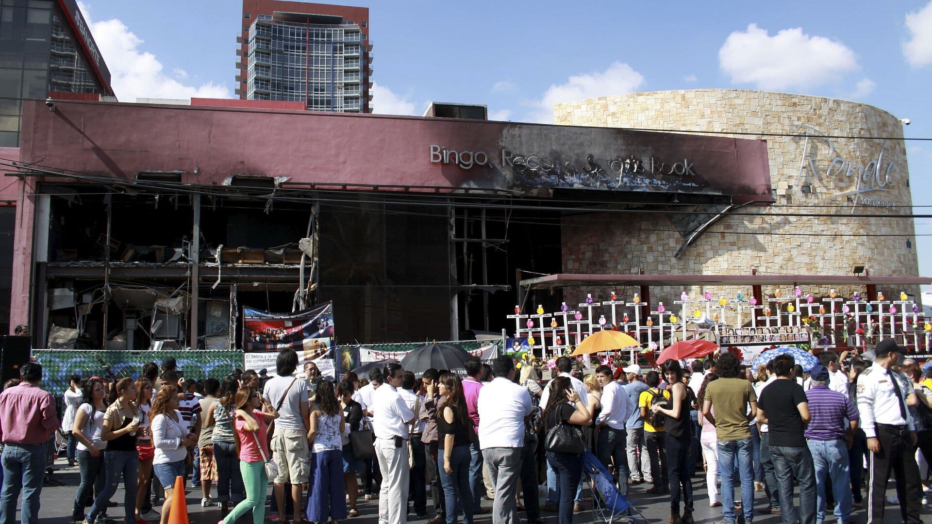 Familias de Víctimas Casino Royale Exigen Protección tras Liberación de Sentenciados