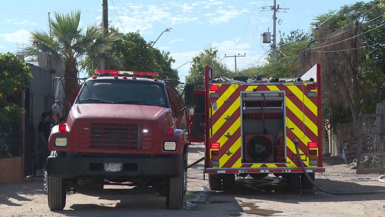 Incendio Destruye Dos Viviendas en la Colonia Solidaridad de Hermosillo