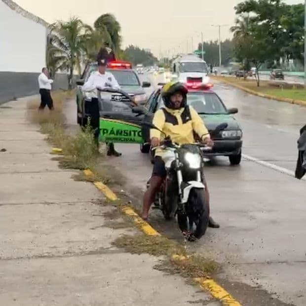 Lluvia Provoca Derrape de Grupo de Motociclistas en la Zona Norte de Veracruz