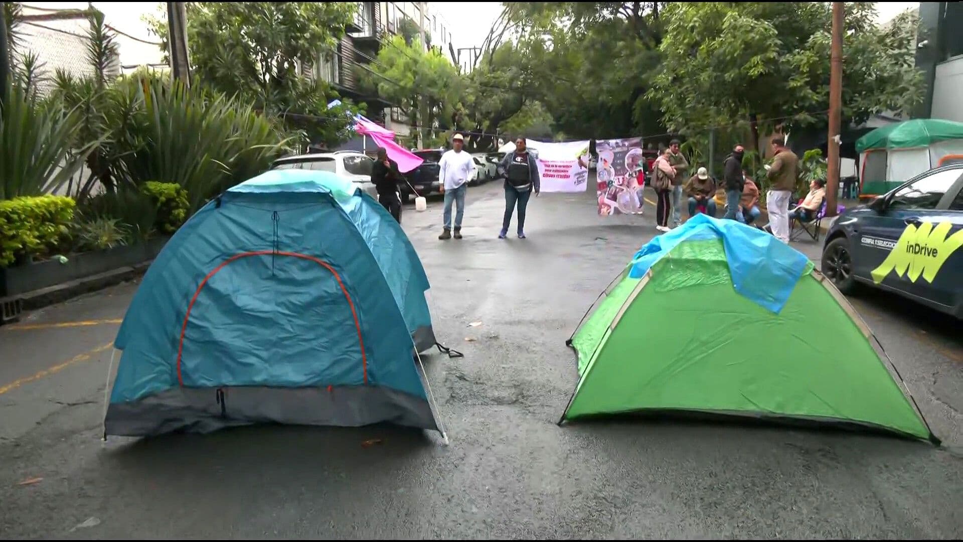 Trabajadores del IMSS Instalan Plantón Frente al Edificio del Sindicato en la Condesa, CDMX