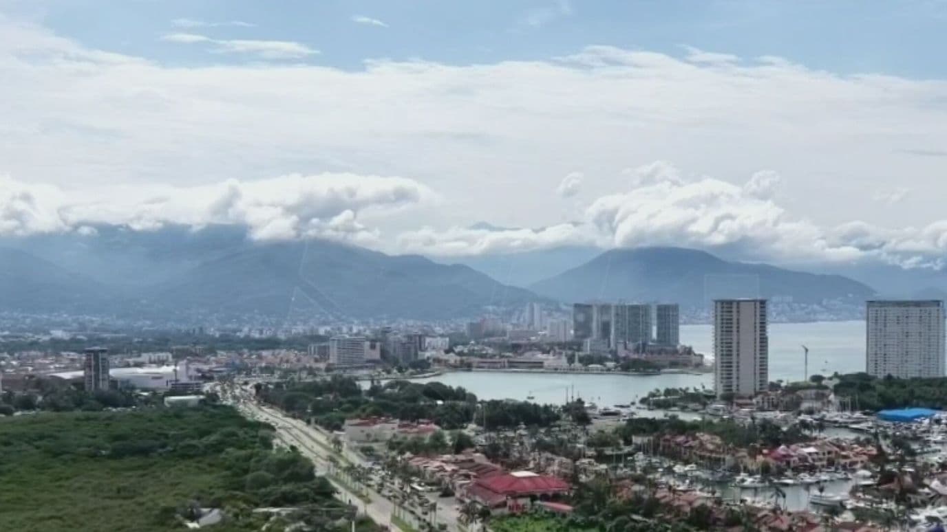 Desde el Aire: Así se Ve Puerto Vallarta a unas Horas del impacto de Simon