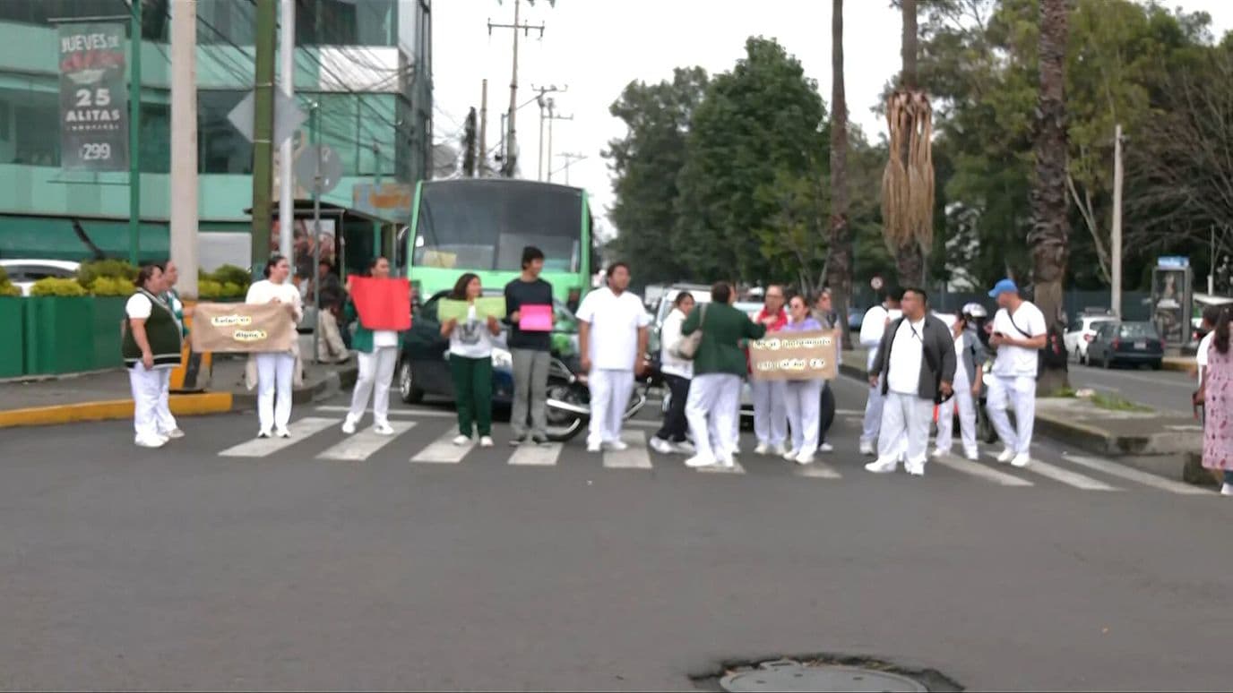 Trabajadores del IMSS Extienden Bloqueos en el Sur de la CDMX con Autos y Motos