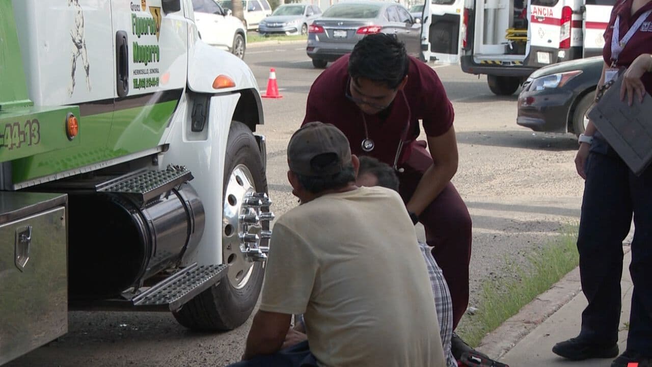 Choque Entre Dos Pick Up Deja Dos Heridos en Bulevar Vildósola, en Hermosillo