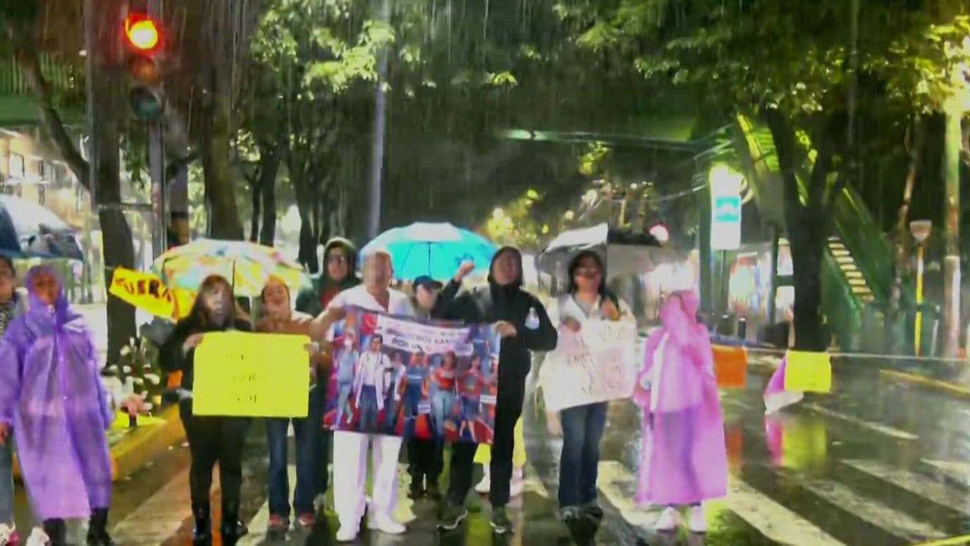 Llueve durante Bloqueo del IMSS en San Isidro, Alcaldía Azcapotzalco