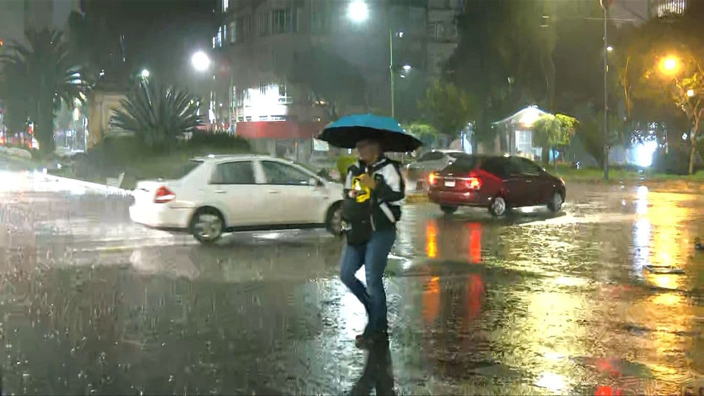 Fuerte Lluvia en la Colonia Buenavista de la Alcaldía Cuauhtémoc, en CDMX