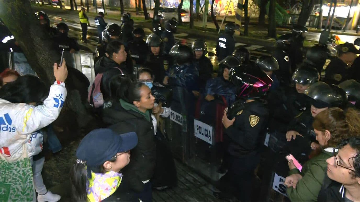 Encapsulan Manifestación de Trabajadores del IMSS en Azcapotzalco, CDMX