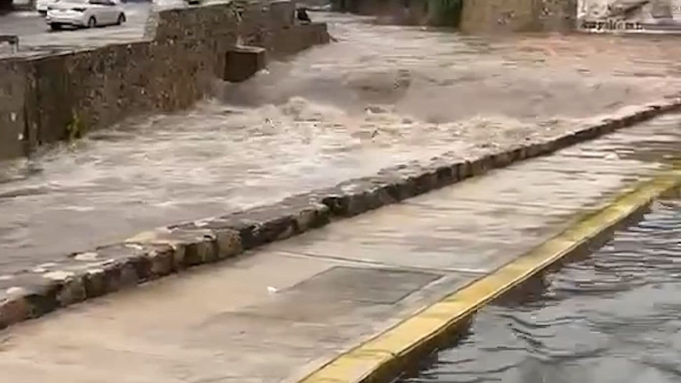 Simon Provoca Desborde de Cause en Acapulco