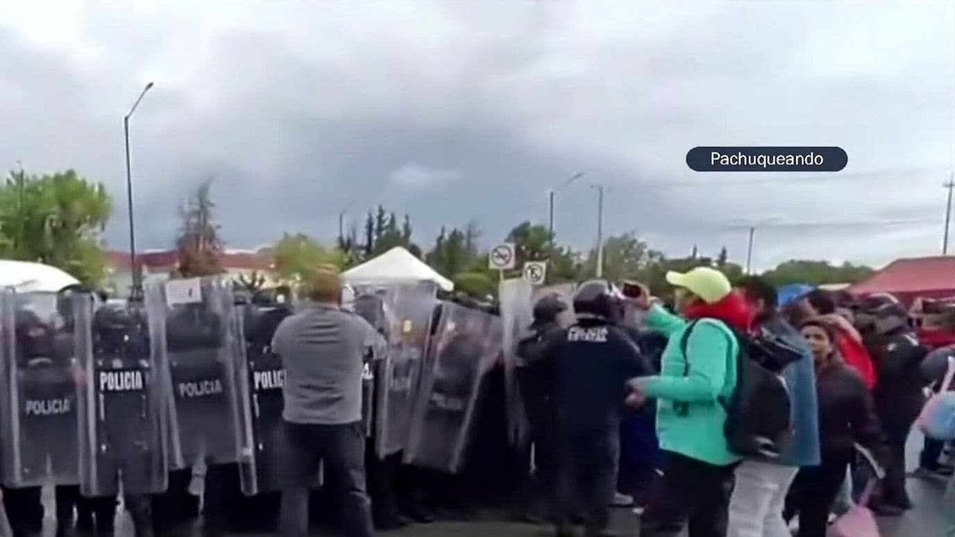 Policías Repliegan a Trabajadores del IMSS Durante Bloqueo en Pachuca