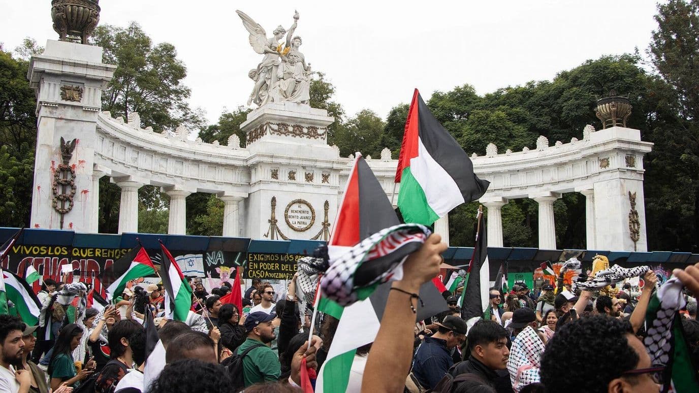Cientos Marchan por Palestina sobre Paseo de la Reforma en CDMX