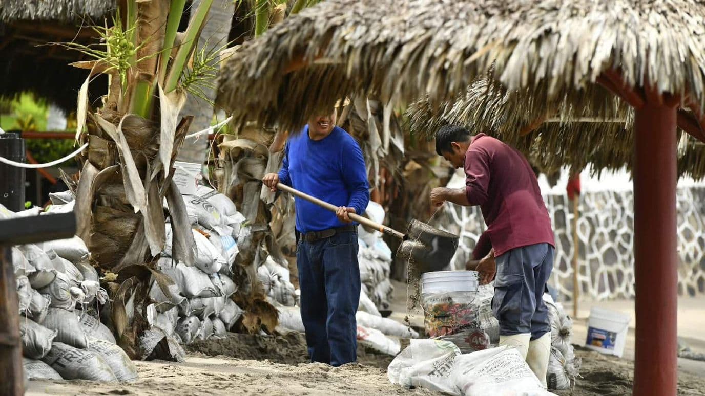 Habilitan Refugios Temporales en Puerto Vallarta por Huracán Simon