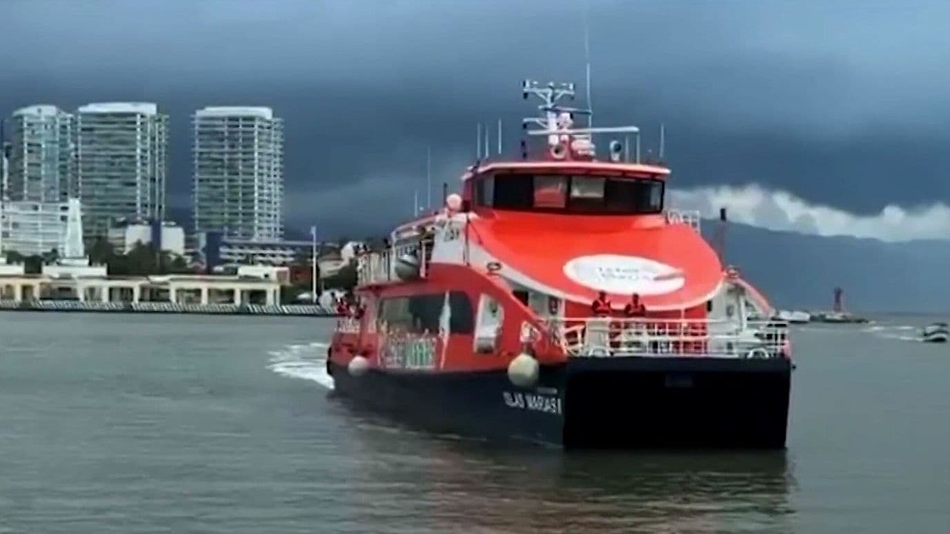 Marina Evacuó a 80 Personas y Nueve Mascotas por el Huracán Simon