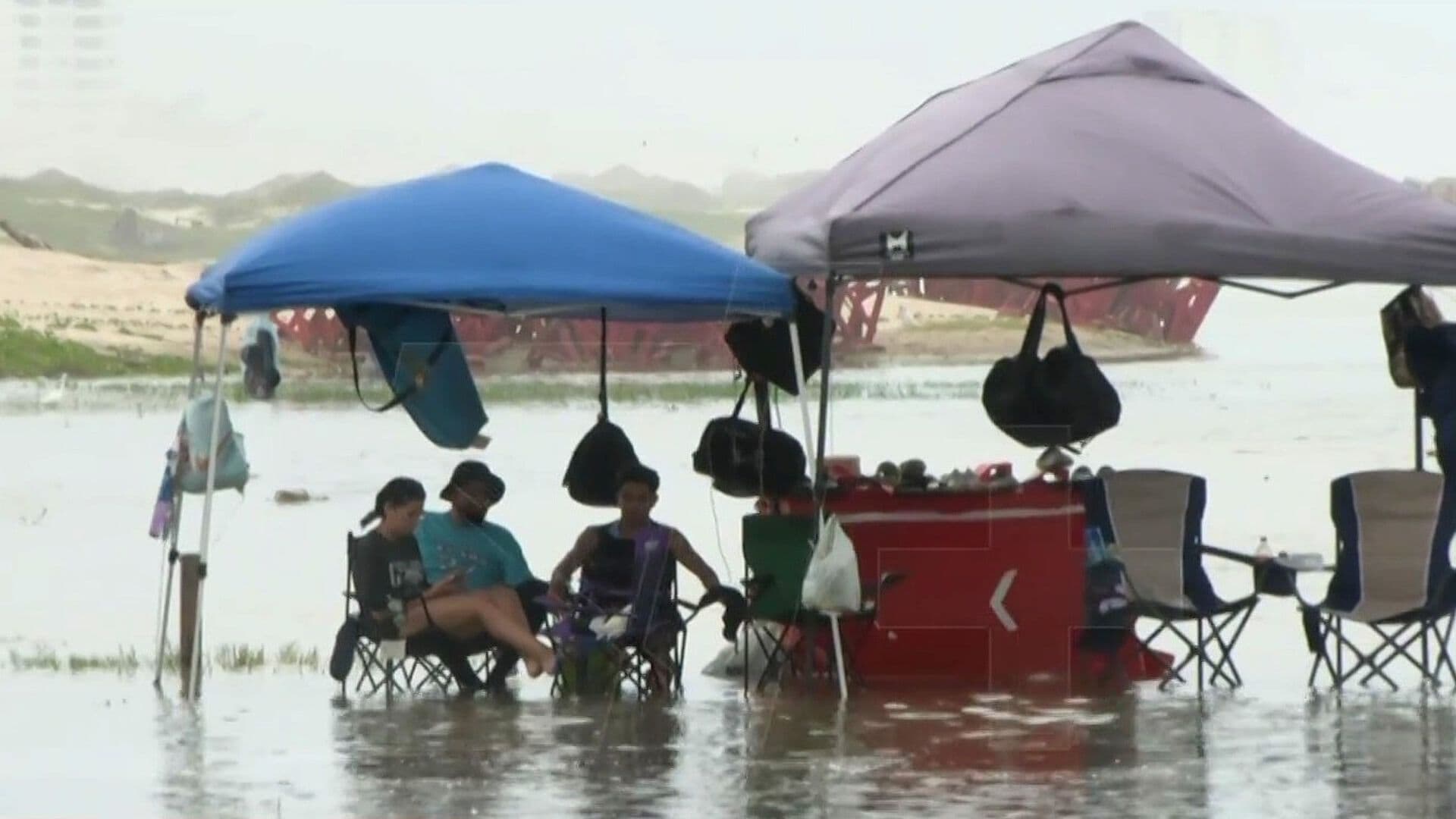 Marea Alta Invadió Boulevard Costero de Playa Miramar en Tamaulipas