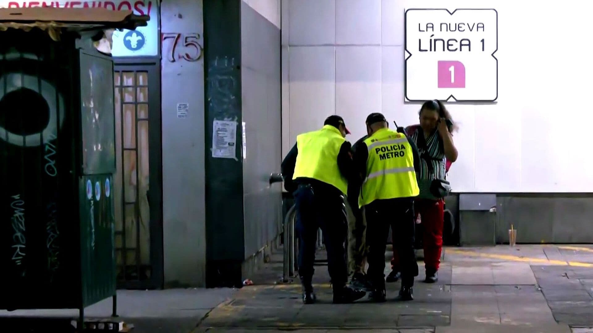 Automovilista Atropelló a Hombre y Huyó Frente al Metro Isabel la Católica
