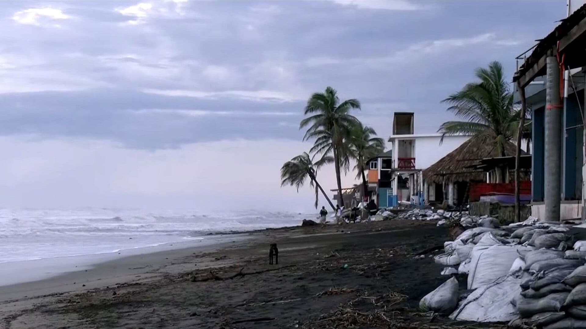 Bajó Emergencia por Huracán Simon en Michoacán y Reanudaron Clases