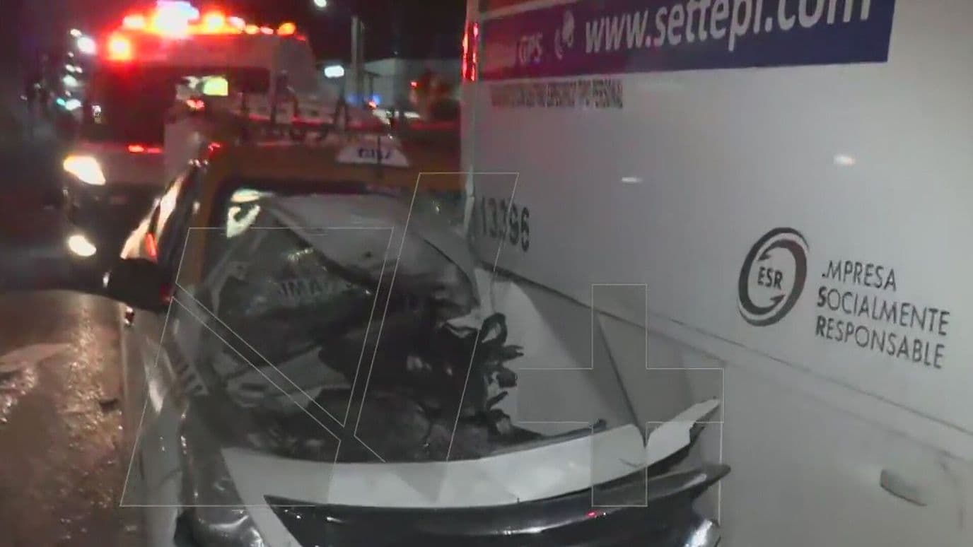 Deja 5 Lesionados Choque de Camión de Personal y Taxi en Av. Pino Suarez en Monterrey