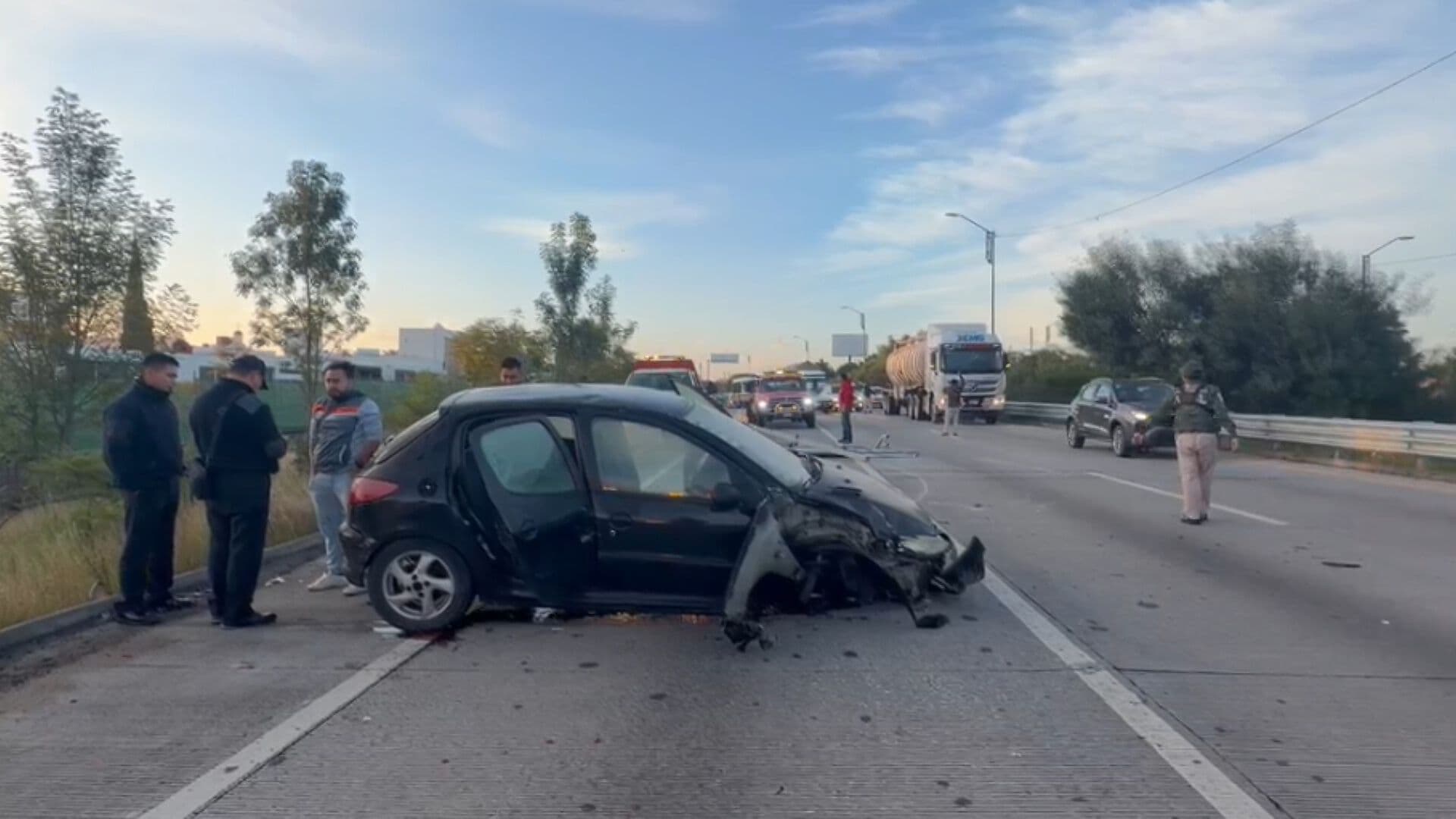 Accidente Periférico Ecológico Puebla y Camino Real a Cholula Provoca Cierre Parcial