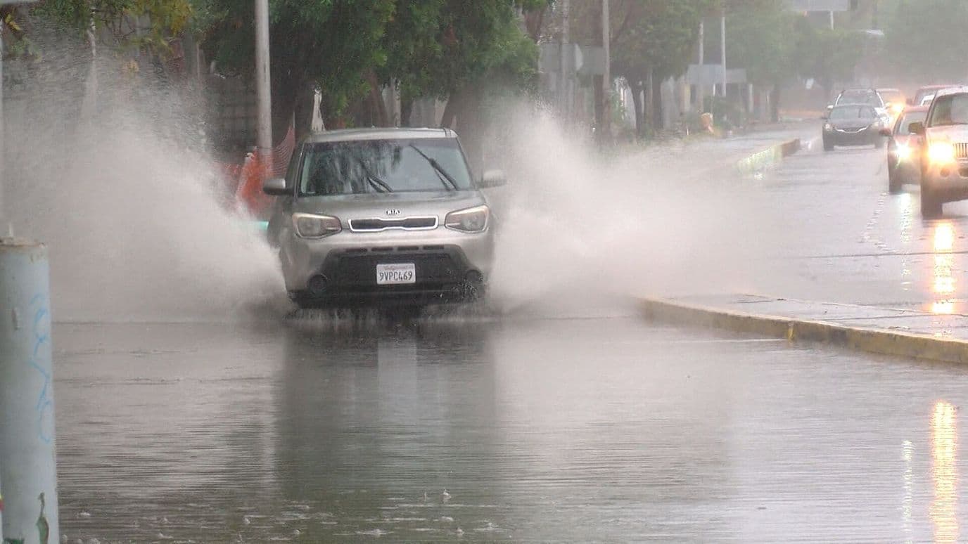 Tormenta Rachel Deja Inundaciones y Daños en Viviendas de Tijuana