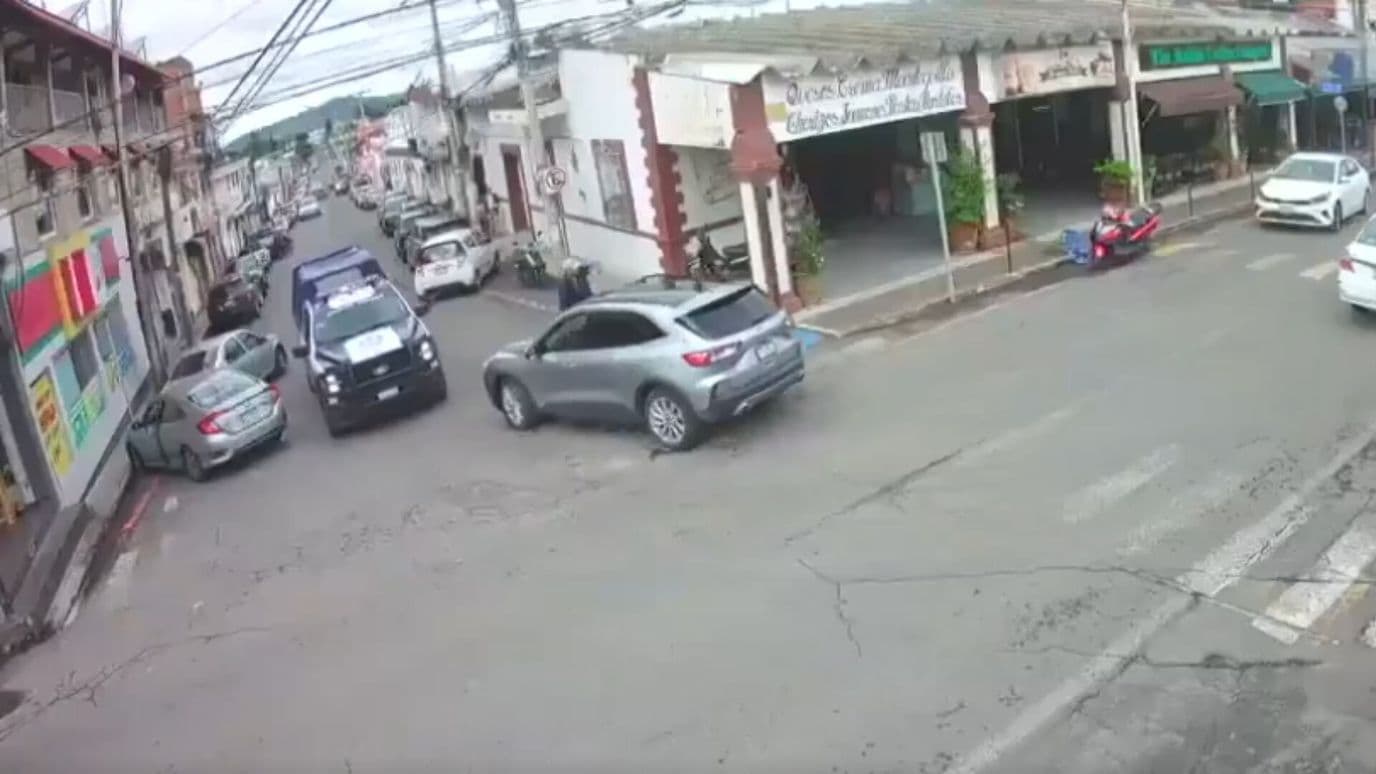 Persecución y Balacera Deja Policía Herido en Chipilo Puebla