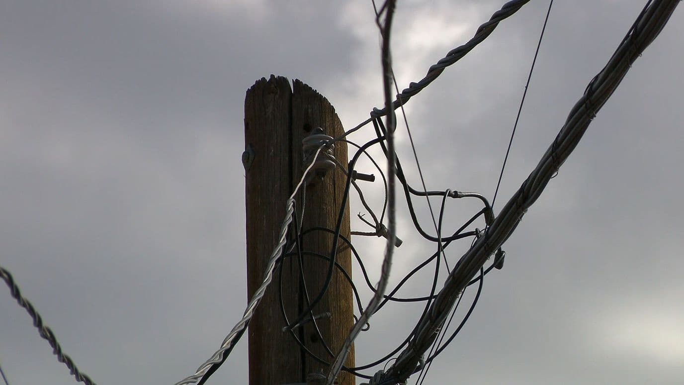 Conexiones Irregulares de Luz Ponen en Riesgo a Familias de Granjas Virreyes, Mexicali