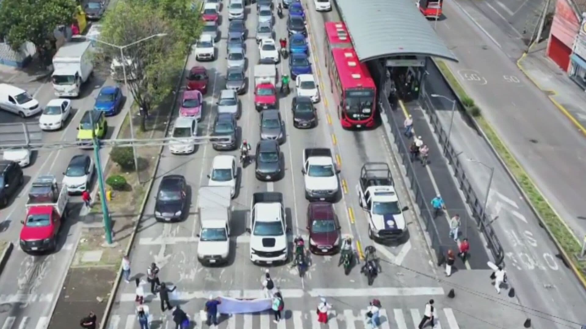 Avenida Cuitláhuac Desde el Aire: Así se ve la Protesta de Trabajadores del IMSS en Azcapotzalco