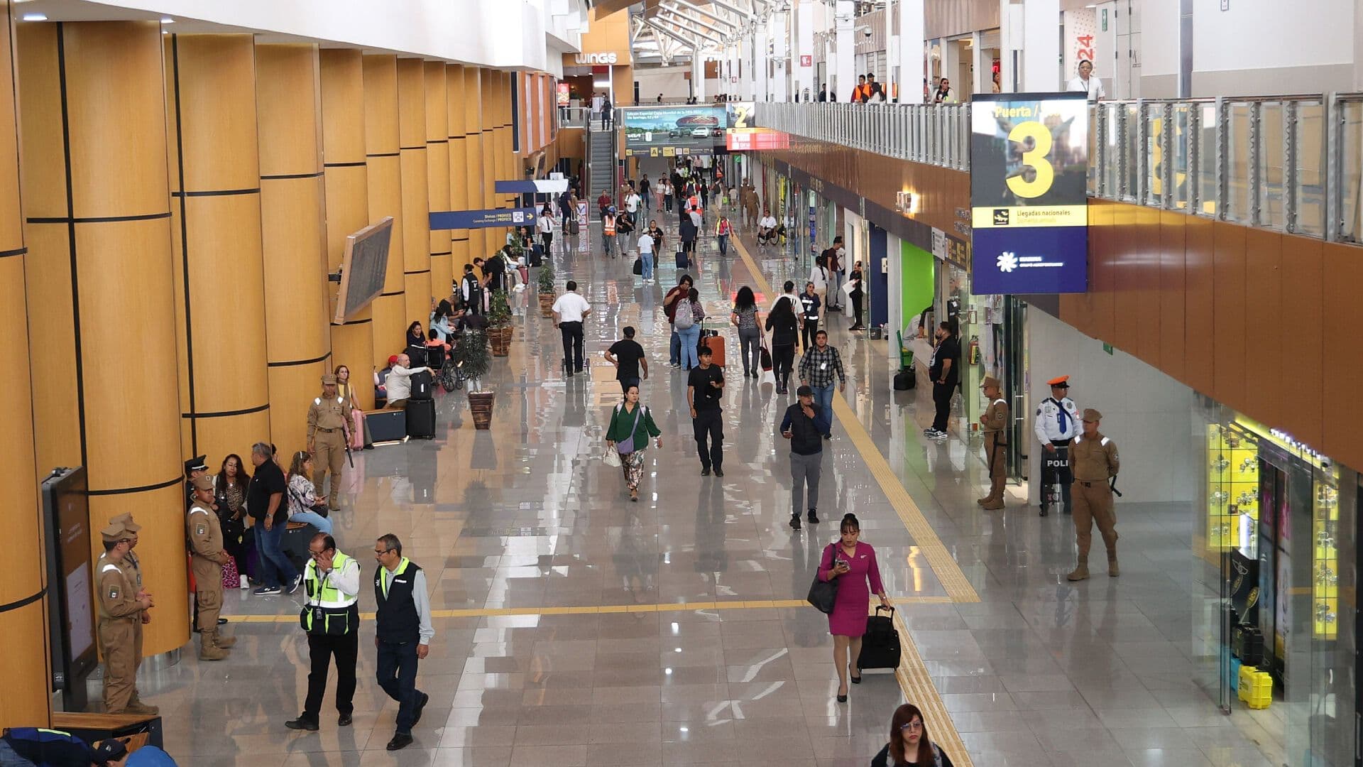 Cierran Puerta 8 de la Terminal 1 del AICM por Mantenimiento