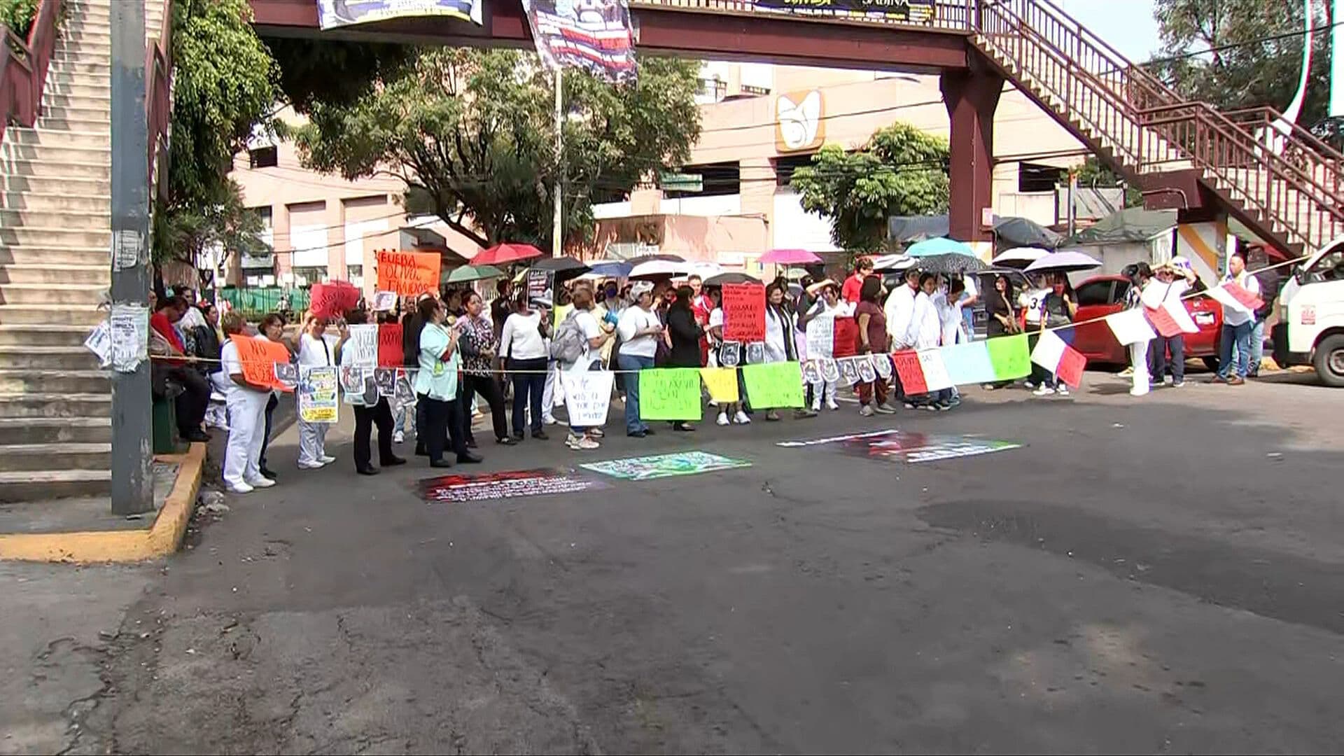 Suman Más de Seis Horas de Bloqueo del IMSS en Avenida Gustavo Baz, Edomex