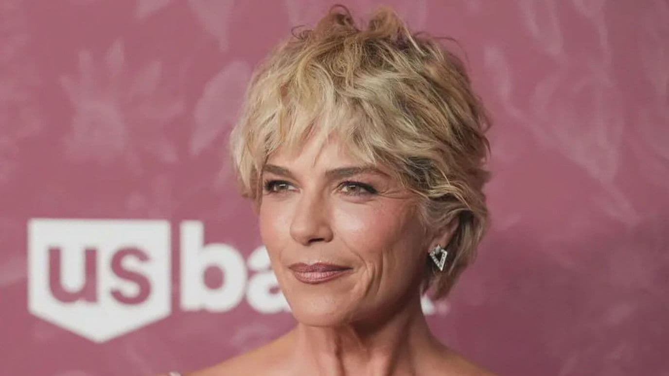 Detienen a Actriz Selma Blair por Presunta Agresión en Vuelo a Nueva York