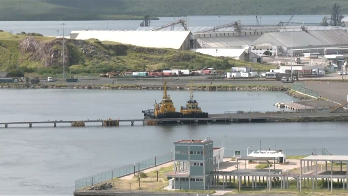 Huracán Simon Provoca Cierre de Puertos e Inundaciones en Zonas Costeras de Sinaloa