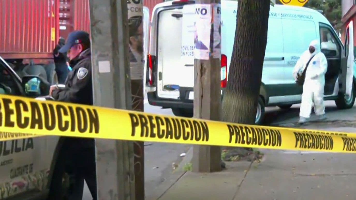 Hombre Muere Arrollado entre Dos Remolques de un Tráiler en Miguel Hidalgo, CDMX