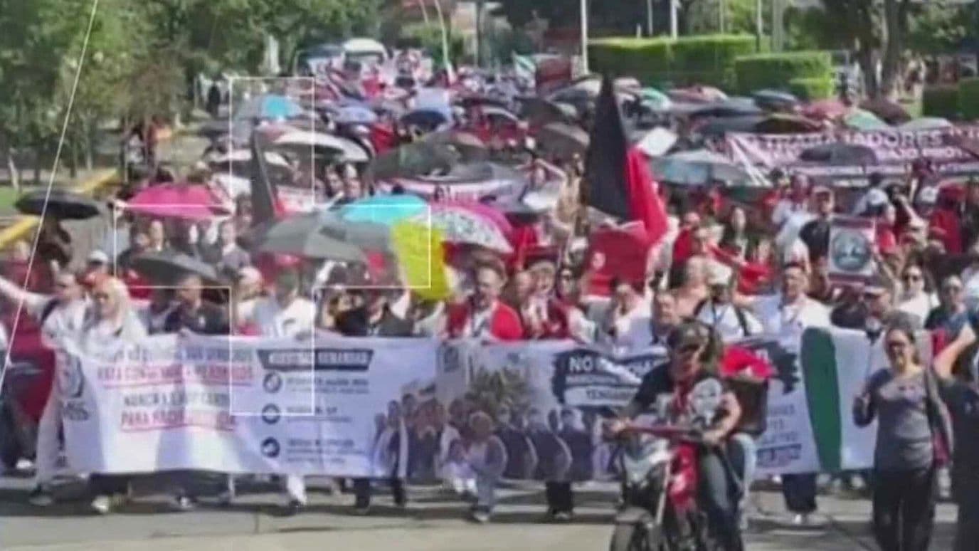 Trabajadores del IMSS Protestan en Guadalajara