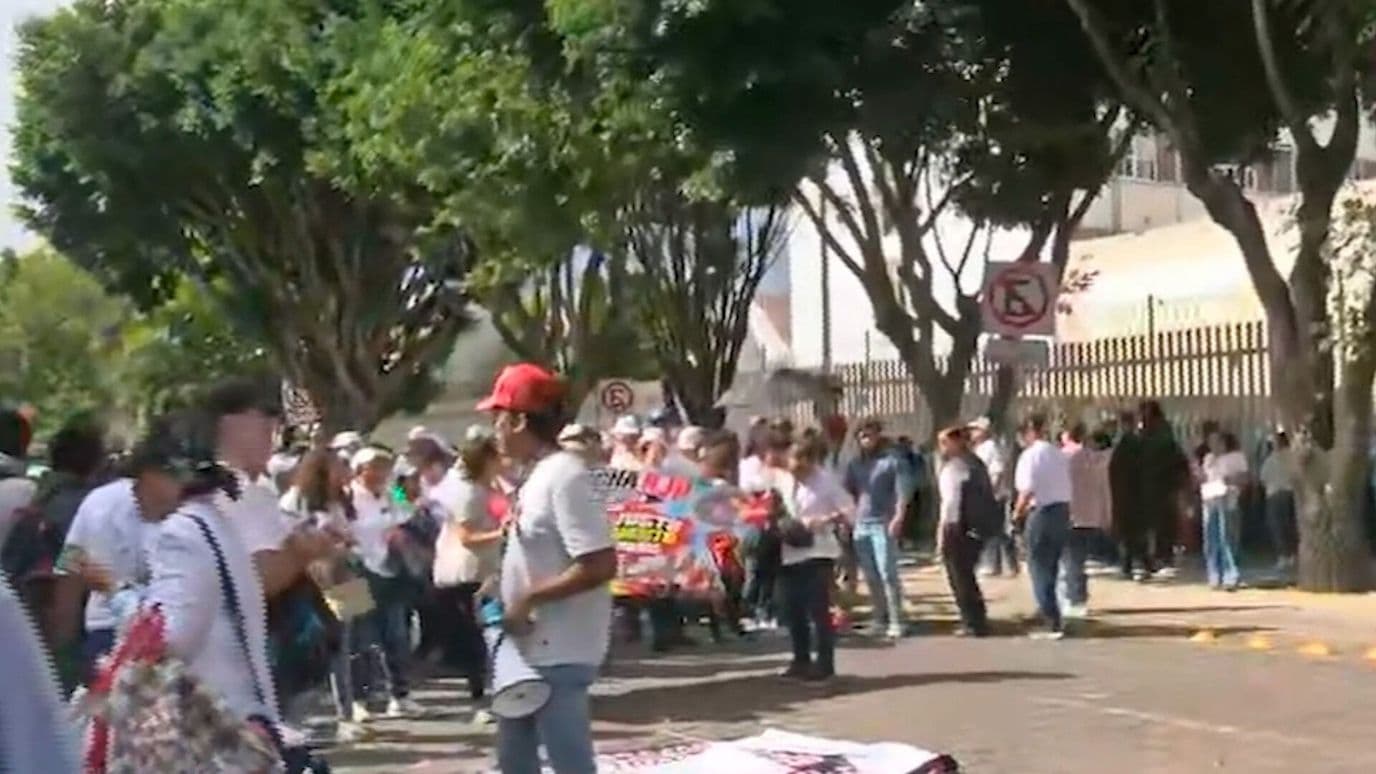 Manifestación IMSS Delegación Estatal 4 Norte Bulevar 5 de Mayo Puebla Hoy 13 Octubre