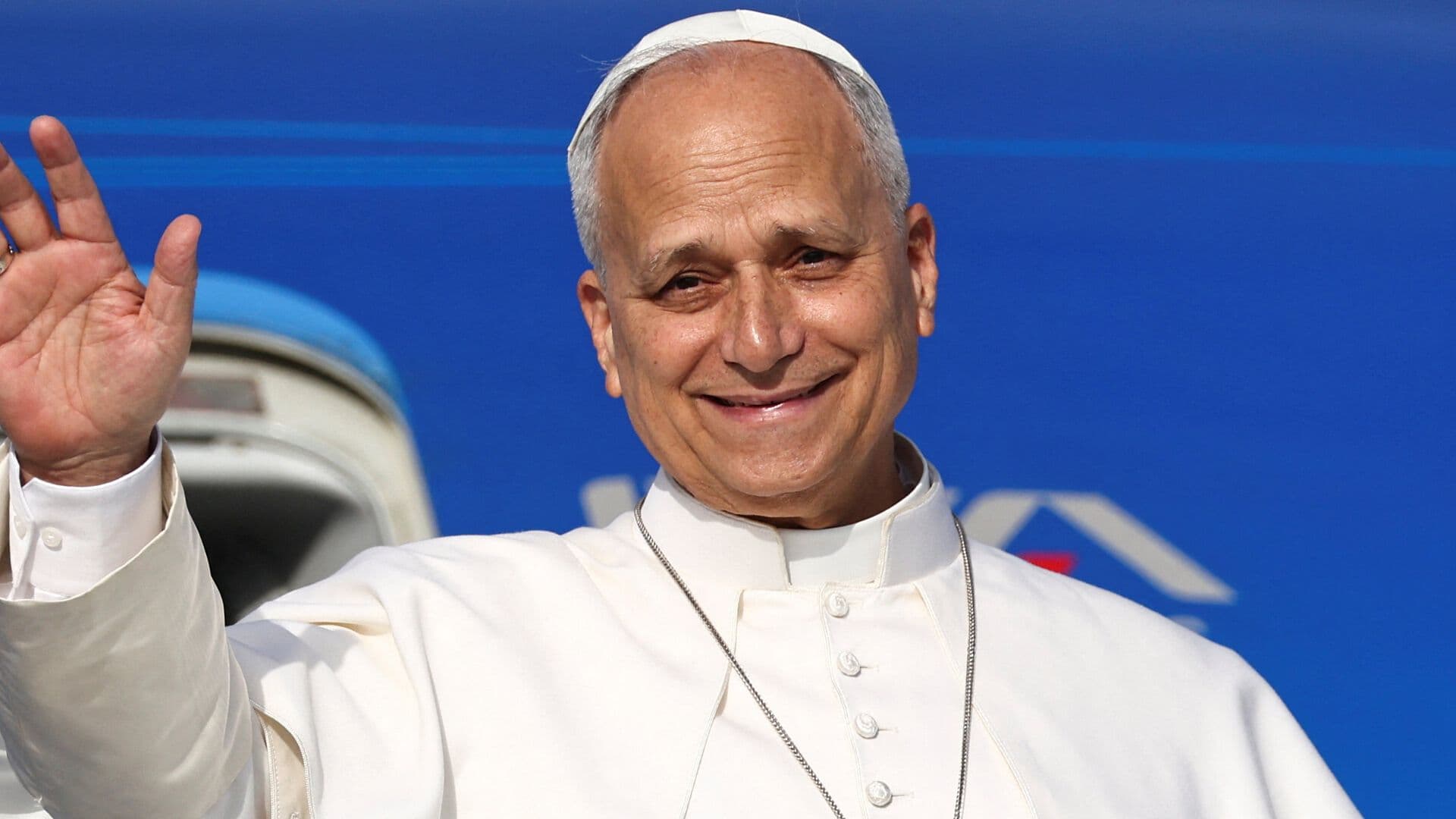 Resumen de Noticias Vespertino: El Papa León XIV Tiene Cáncer de Pulmón