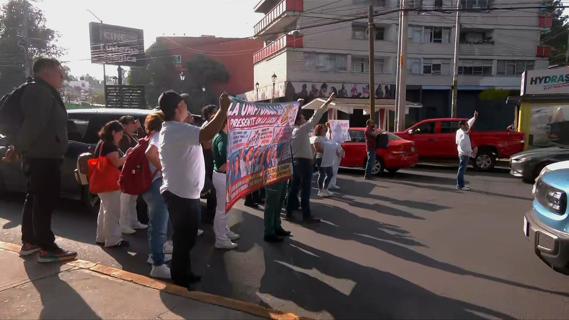Trabajadores del IMSS Bloquean Carriles Laterales del Periférico Sur, CDMX
