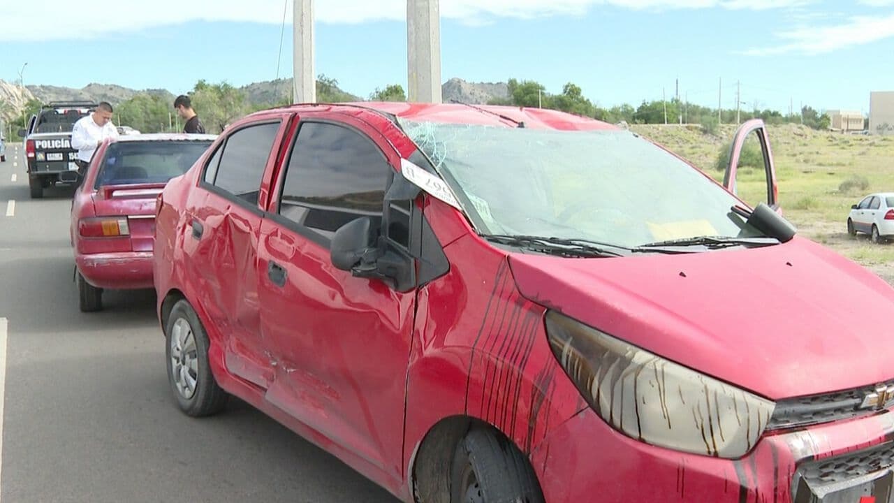 Choque Entre Dos Vehículos Termina en Volcadura en Paseo Río Sonora de Hermosillo