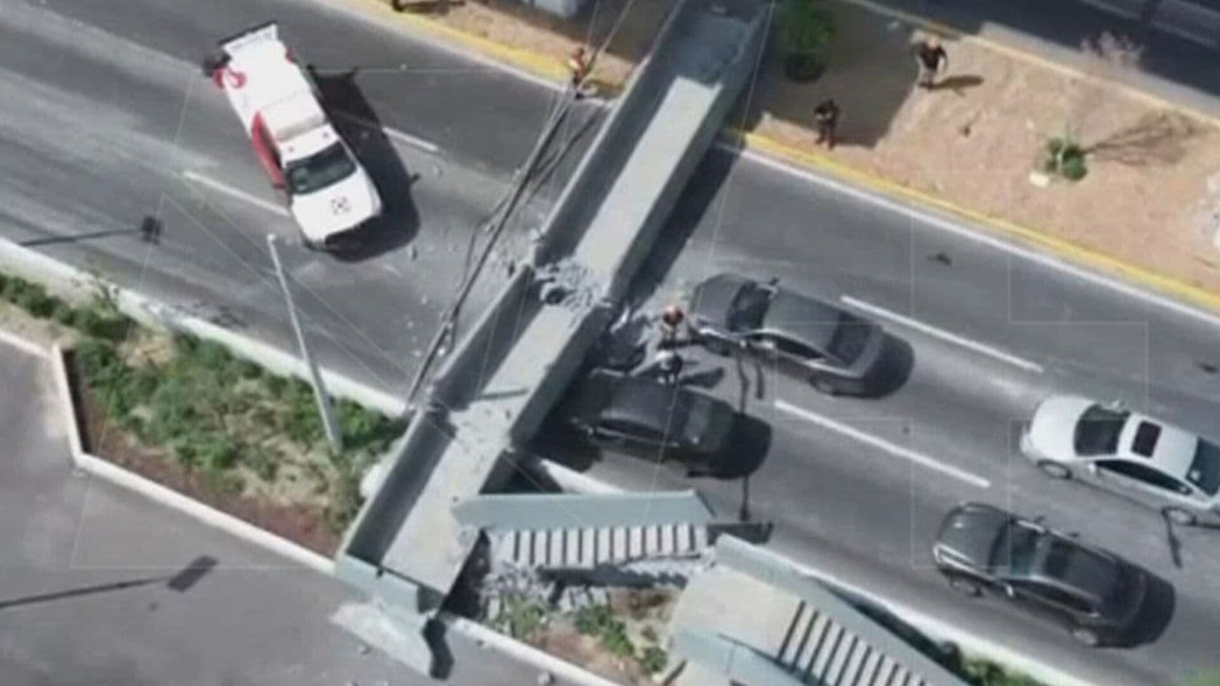 Reportan Fuera de Peligro a Conductor Afectado por Colapso de Puente, Monterrey