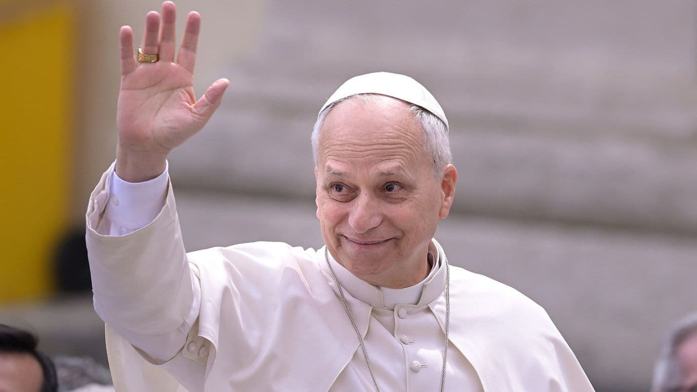 Extirpan al Papa León XIV Lóbulo Inferior del Pulmón Derecho Durante Operación