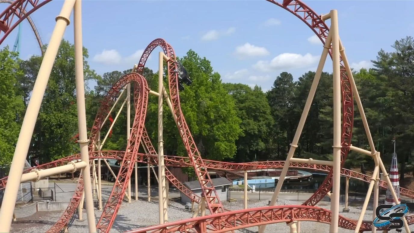 Six Flags Ordena en EUA y Canadá Cierre de Montañas Rusas tras Muerte de Hombre