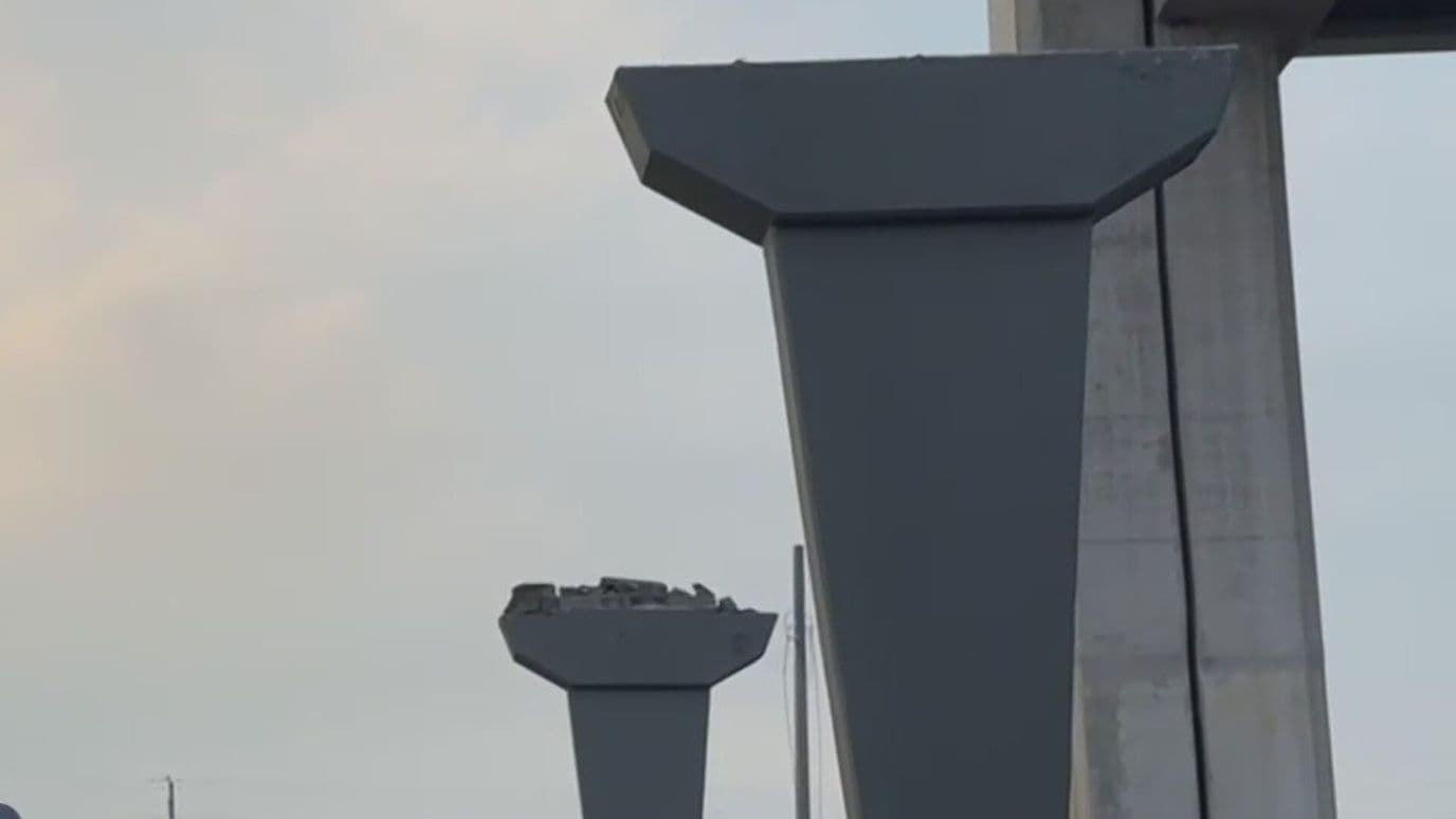 Clausuran Paso para Puente Frente a la Normal en Av. Constitución en Monterrey