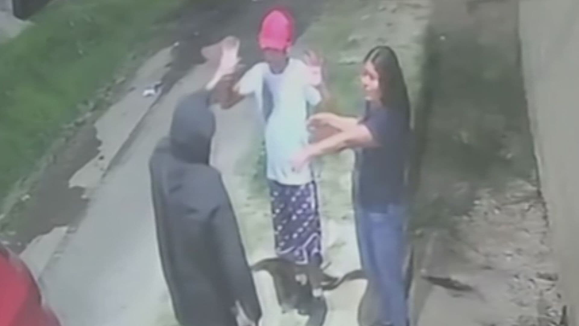 Video | A Balazos, Así Robaron Camioneta a Familia en La Paz, Edomex