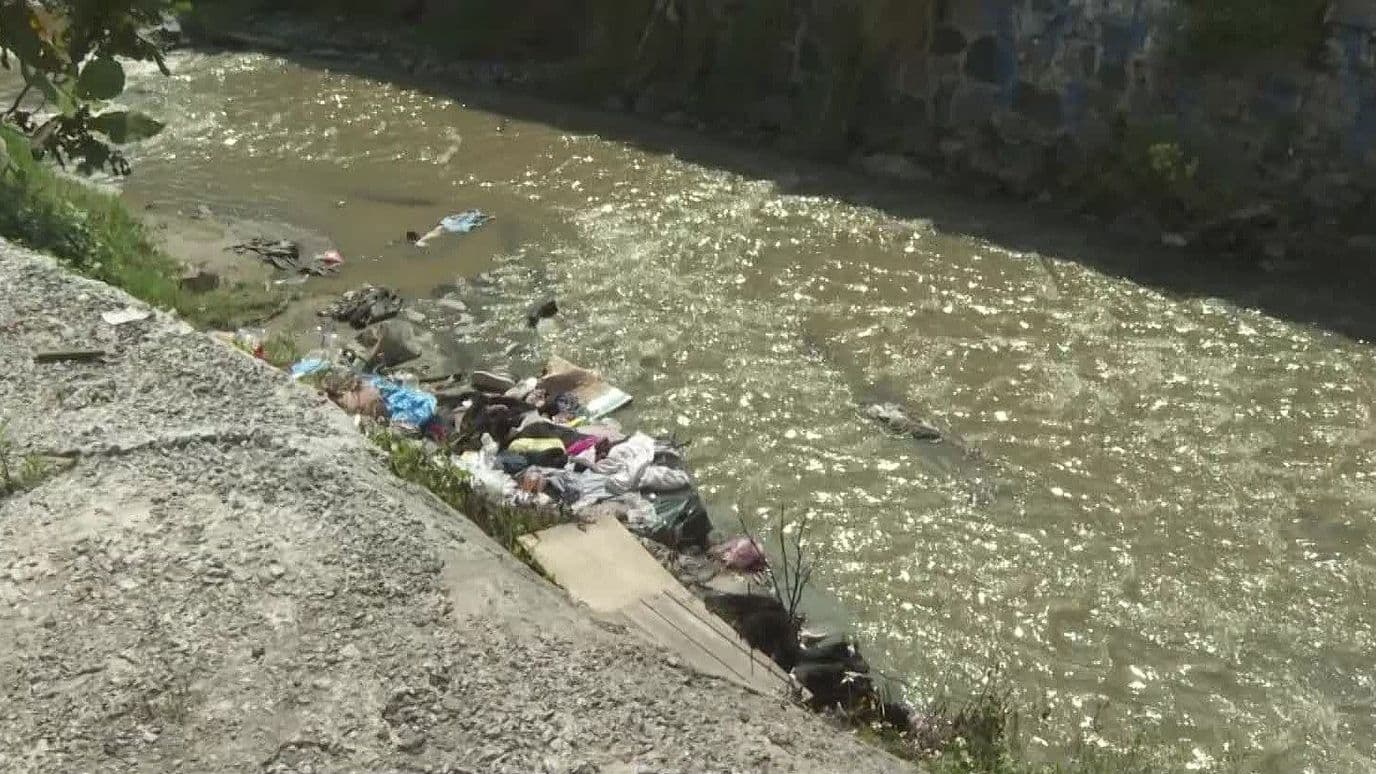 Denuncian Descargas de Aguas Residuales en el Arroyo El Garabato, en Zapopan