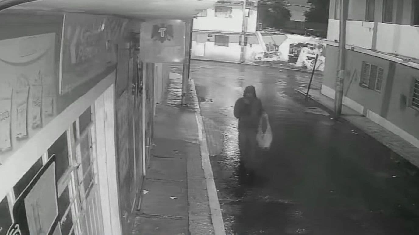 Video Ladrón Robo Cámara de Vigilancia Calle 17 Norte 74 Poniente Colonia La Loma Puebla