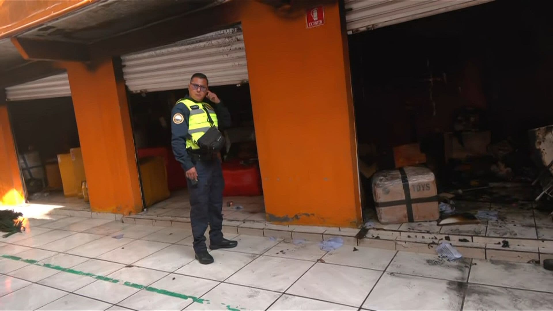 Incendio Consume Local en la Colonia Centro de CDMX