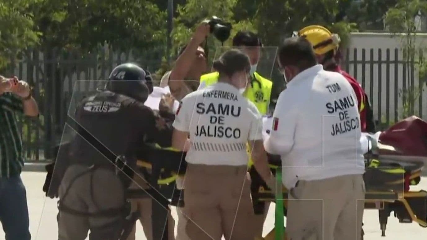 Rescatan a un Hombre que Cayó en la Barranca de Huentitán, en Guadalajara