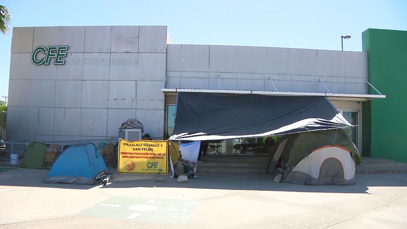 Mantienen Huelga De Hambre por Altos Cobros de Luz en Mexicali, Baja California